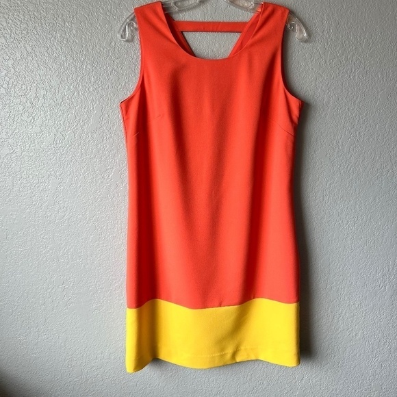 Samuel Dong mod style coral dress with yellow hem band - Picture 1 of 8